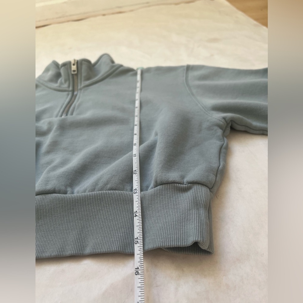 Aritzia TNA Cozy Cropped Fleece Perfect 1/4 Zip Sweatshirt Size XS Light Blue - Picture 5 of 8